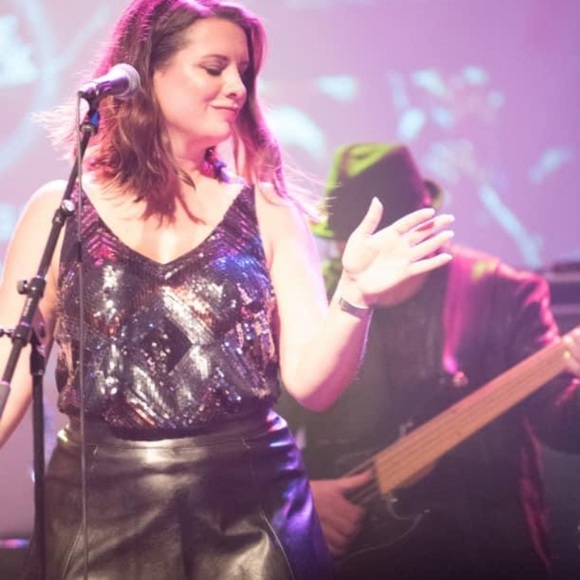 H&M EUC women’s silver bronze and black sequin tank top size medium - Picture 6 of 6